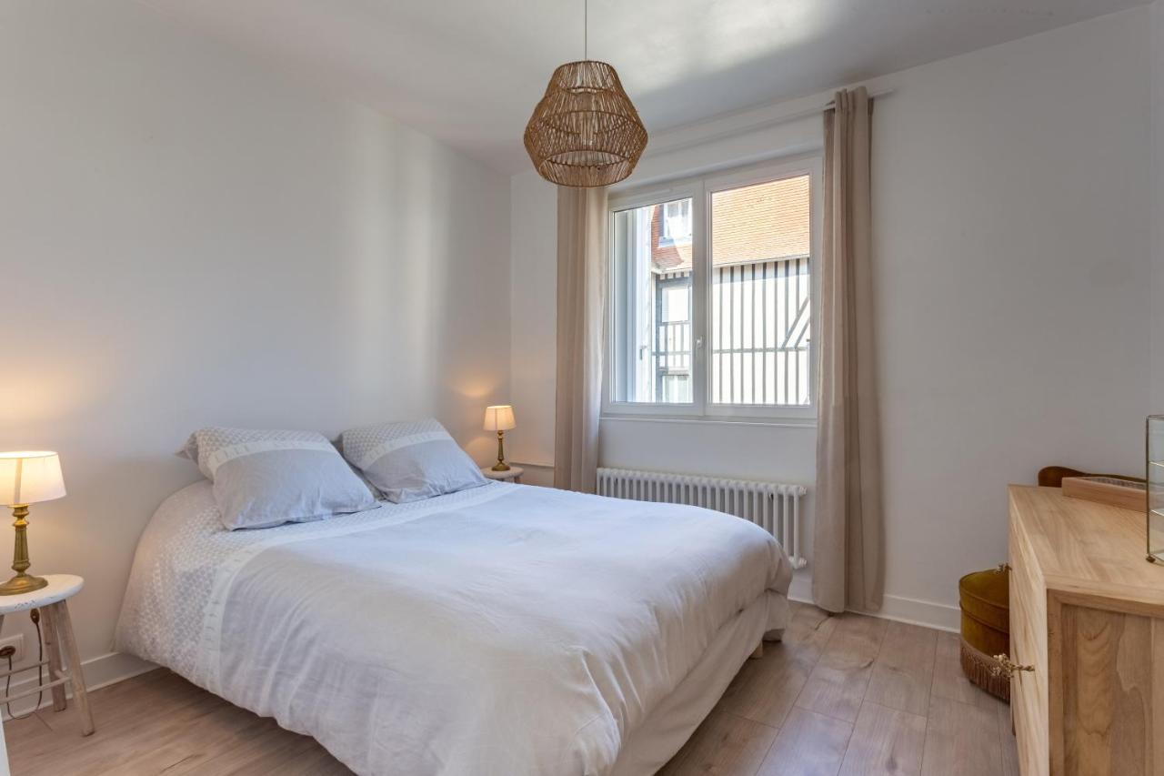 Le Carrousel - Appartement Avec Studio Attenant Deauville Luaran gambar