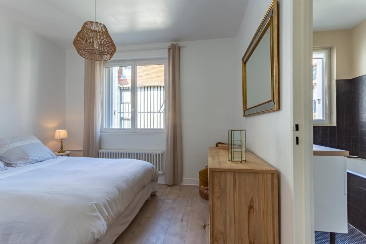 Le Carrousel - Appartement Avec Studio Attenant Deauville Luaran gambar